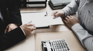 despedir a un trabajador con contrato indefinido Iberbarter